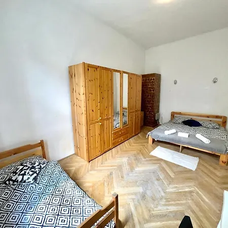 Séjour chez l'habitant Bedroom Near The Bus And Train Station